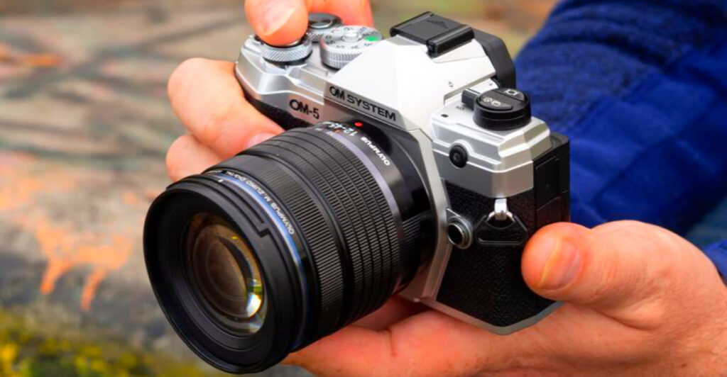 10 Compact Cameras for Solo Backpackers in December 2025