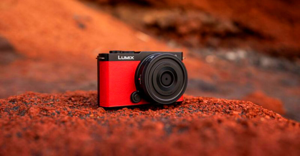 10 Hiking Cameras with Amazing Battery Life