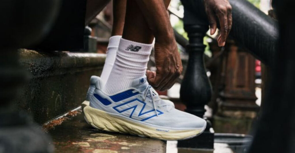 10 Shock-Absorbing Walking Shoes Perfect for Long Trips in 2025