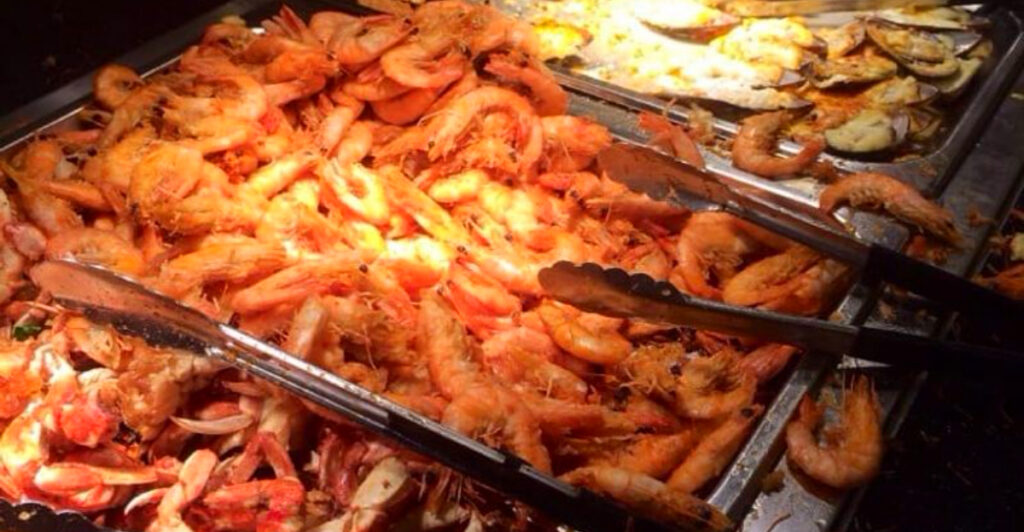 11 North Carolina Seafood Buffets Locals Actually Recommend