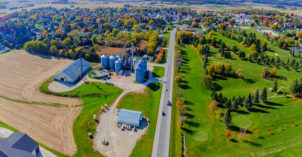 12 Amish Towns That Feel Like Another Century