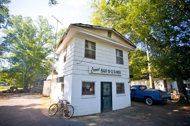 Jones Bar‑B‑Q Diner – Marianna