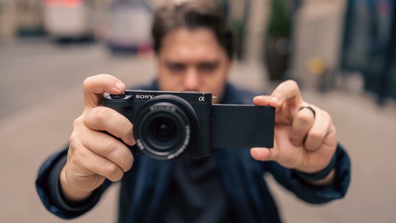 Sony ZV-E1 (full-frame, ultra-compact)