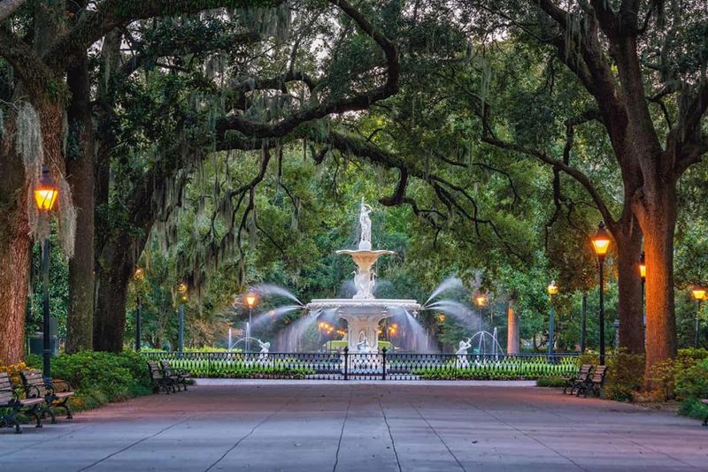 Stroll (and picnic) in Forsyth Park