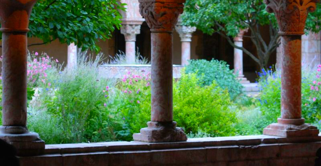 12 Secret Gardens Tucked Between Manhattan’s Skyscrapers That Most New Yorkers Miss