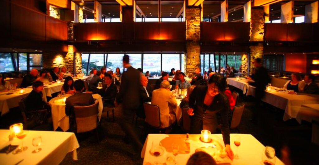 13 Washington’s Busiest Restaurants That Locals Say Are Worth Every Minute of Wait Time