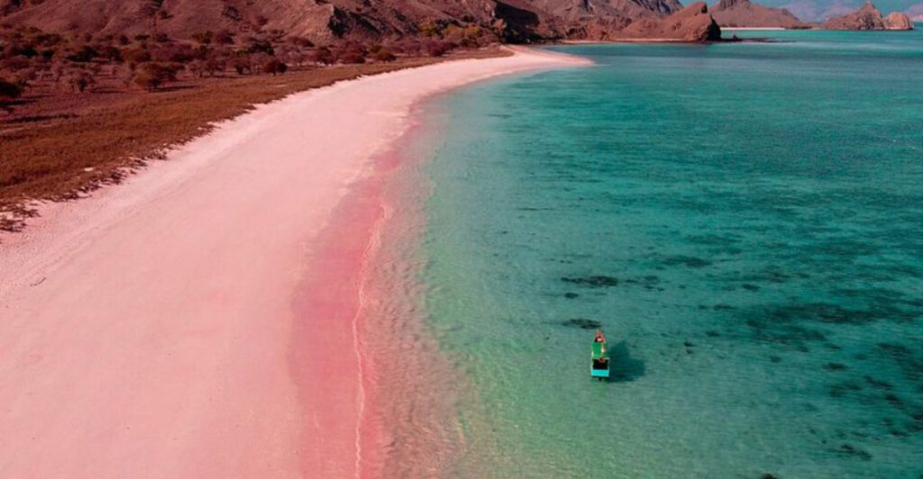 14 Beaches in The World So Beautiful You’ll Think They’re Fake