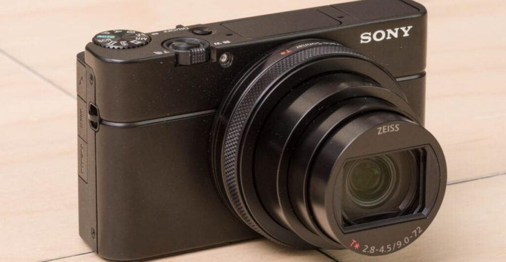 14 Compact + DSLR Alternatives Perfect for Venice’s Canals and Night Scenes