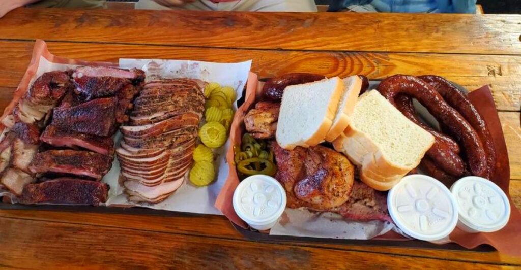 14 Reasons Snow’s BBQ Is One of the Best Places to Eat in Texas