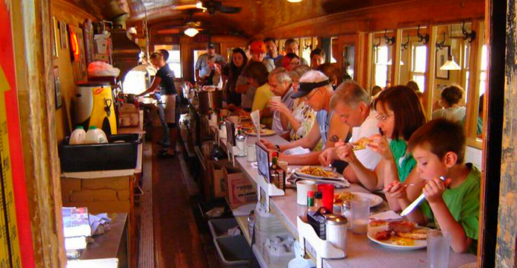 14 Small-Town Eateries in Wisconsin That Are Always Packed