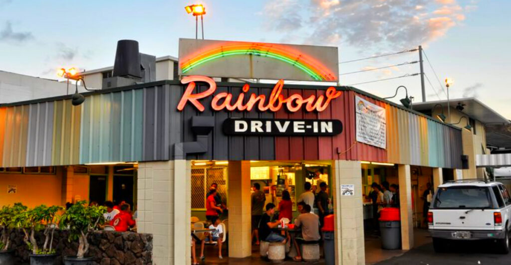 16 Hawaii Diners Locals Keep Packed Year-Round (Even Without Advertising)