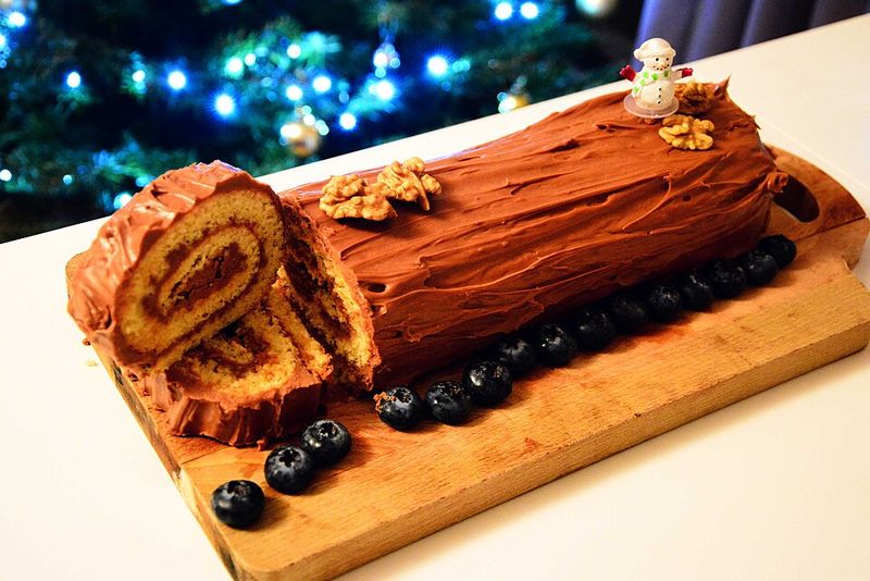 Yule Log Cake (Bûche de Noël)