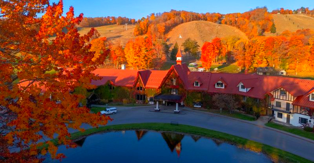 16 Picture-Perfect Michigan Towns That Turn Into a Thanksgiving Wonderland