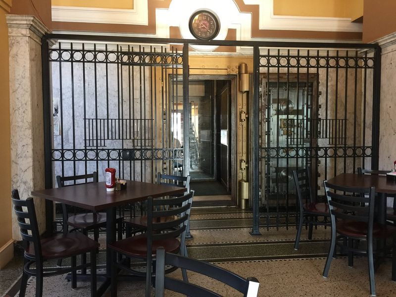 The Vault Café & Bar – Galena