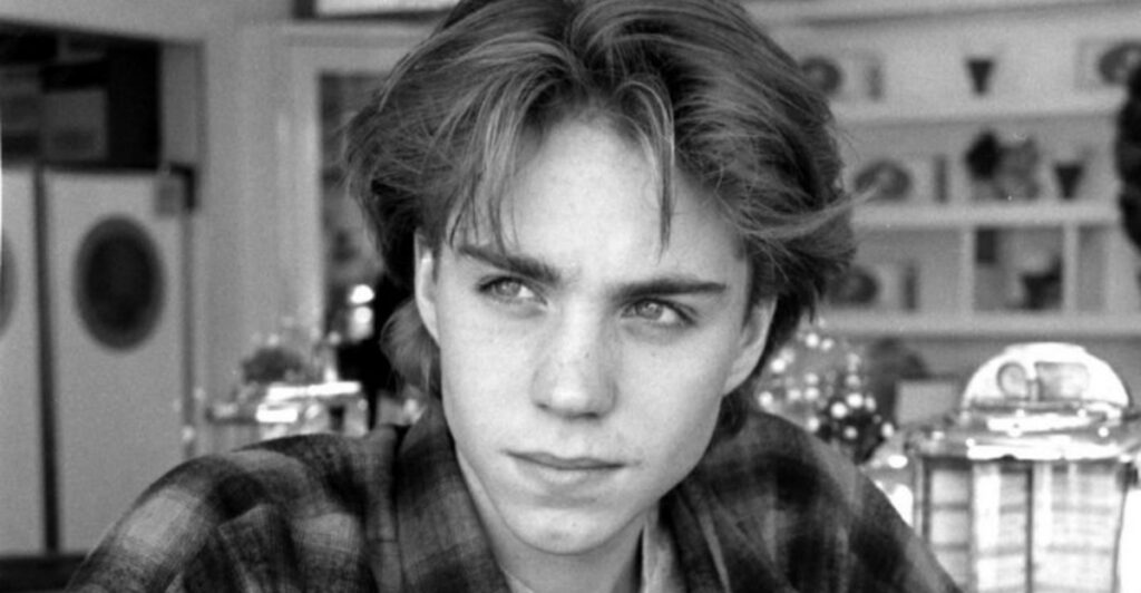 18 Beloved Actors Who Left Us Too Soon