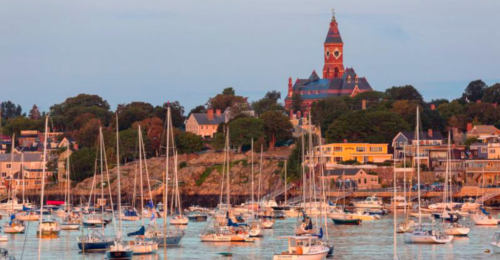 18 Charming U.S. Harbor Towns Perfect for a Weekend Stroll