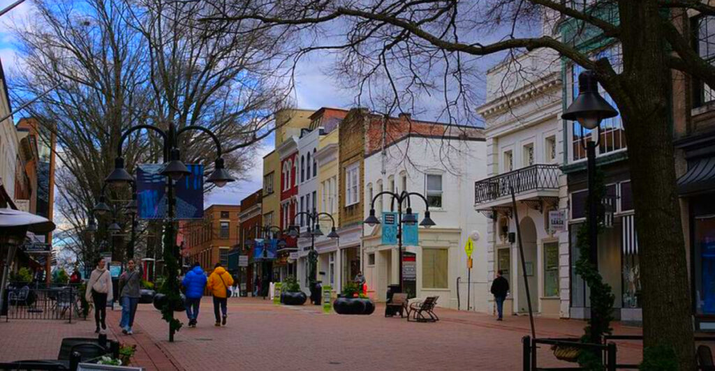 19 Hidden U.S. Small Towns Where Young Professionals Are Secretly Thriving