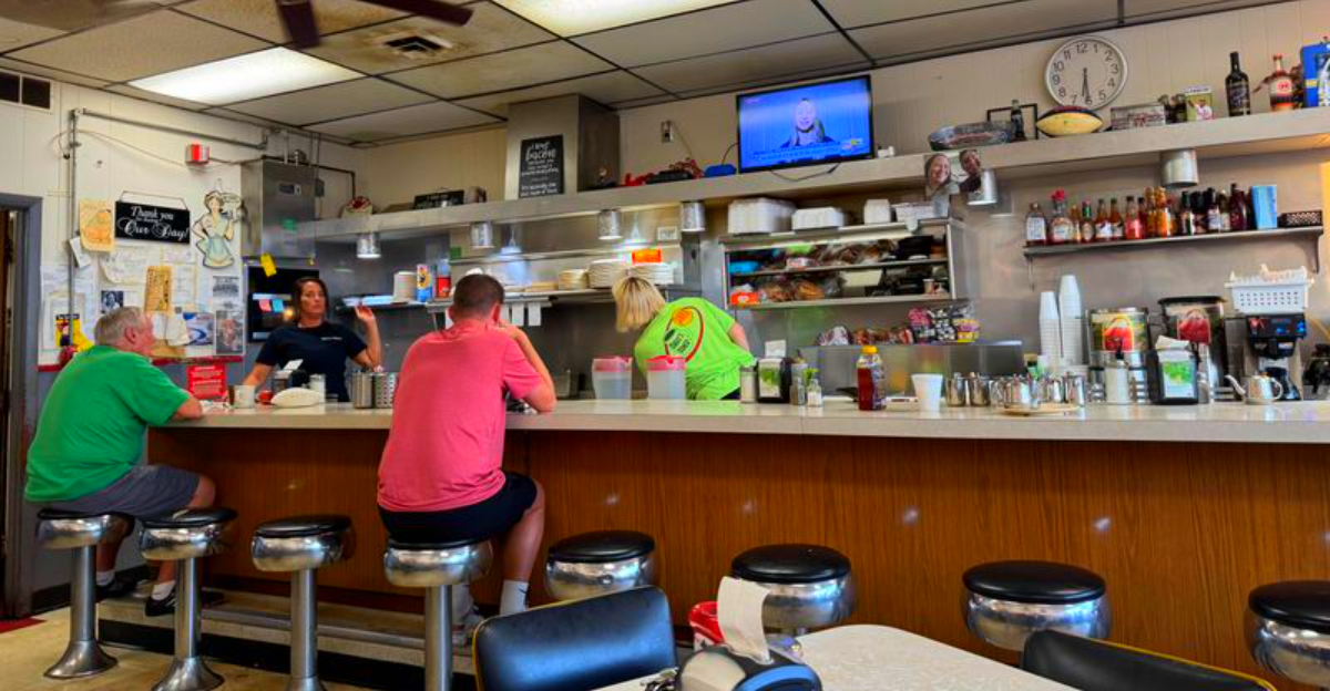 14 Missouri Eateries That Serve Up Delicious Bites 24/7