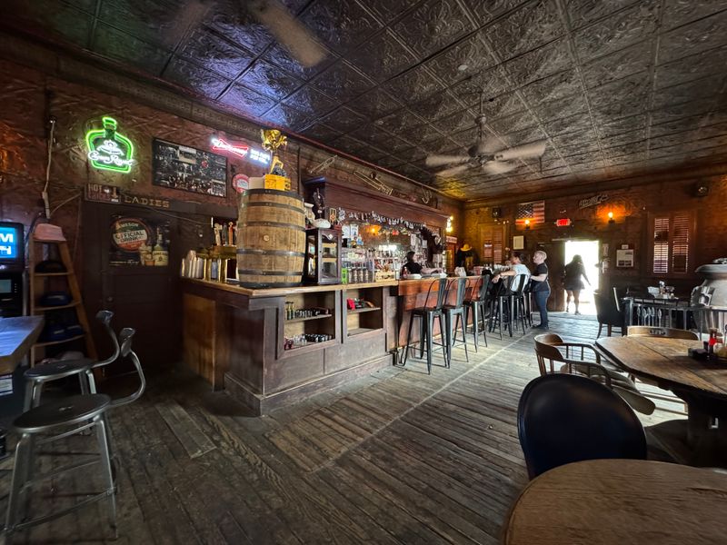 Carole Lombard’s Tragic Night and Clark Gable’s Vigil