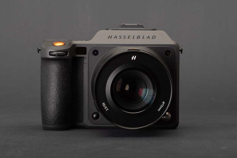 A High-Resolution Medium Format Digital Camera