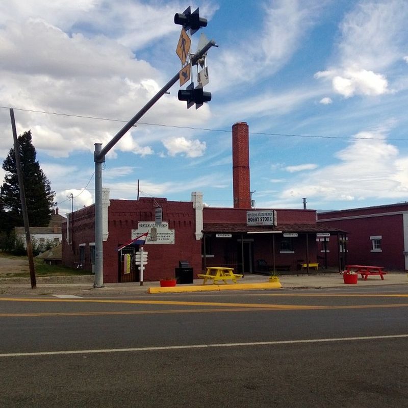 Friendly Shops and Local Eats