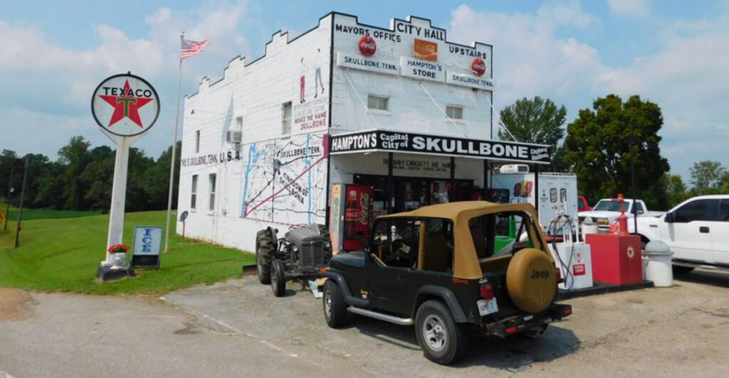 A Tennessee ‘Town’ With A Single General Store Is A Uniquely Stylish, Strange, And Artsy Location