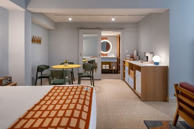 Rooms That Know When To Chill