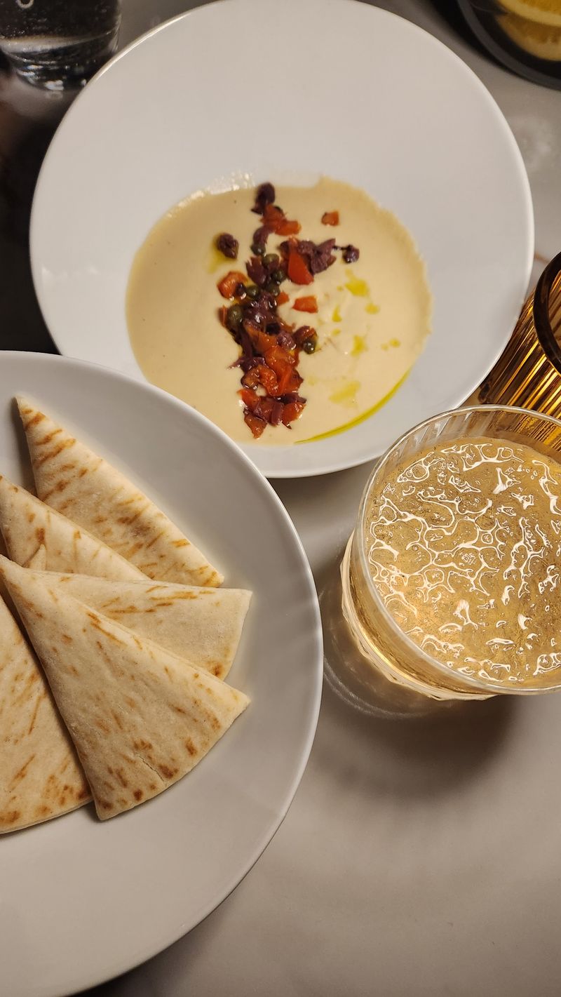 Insider Tips: When to Go and What to Order