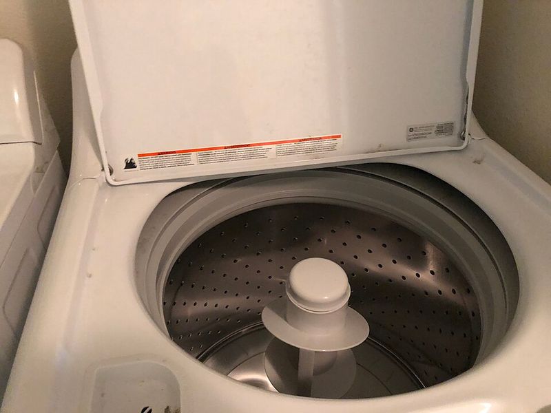 Whirlpool-Style Agitator Washing Machine (Classic)