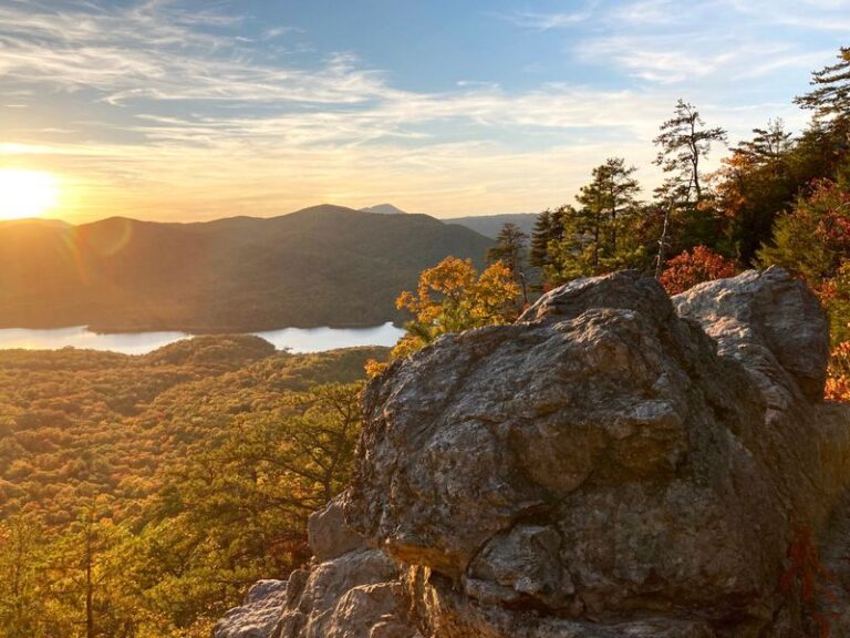 A Scenic Blue Ridge Mountain Town in Virginia Locals Love to Keep Quiet