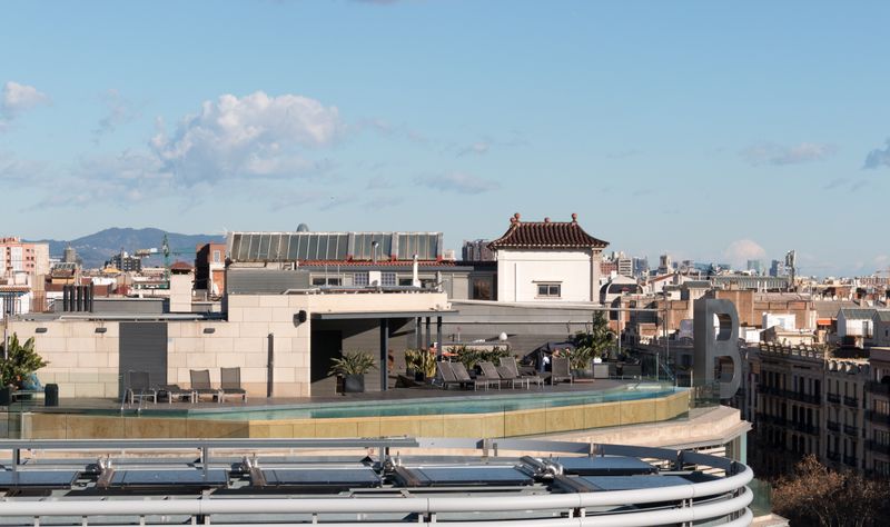 Sunset Rooftop Views & Hidden Gardens — A Different Perspective