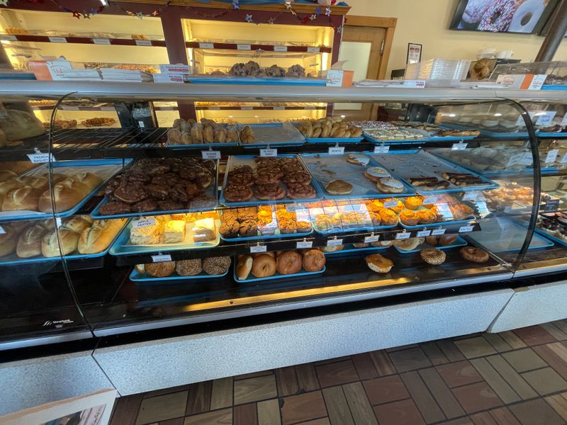 Donut Case Crowd Pleasers