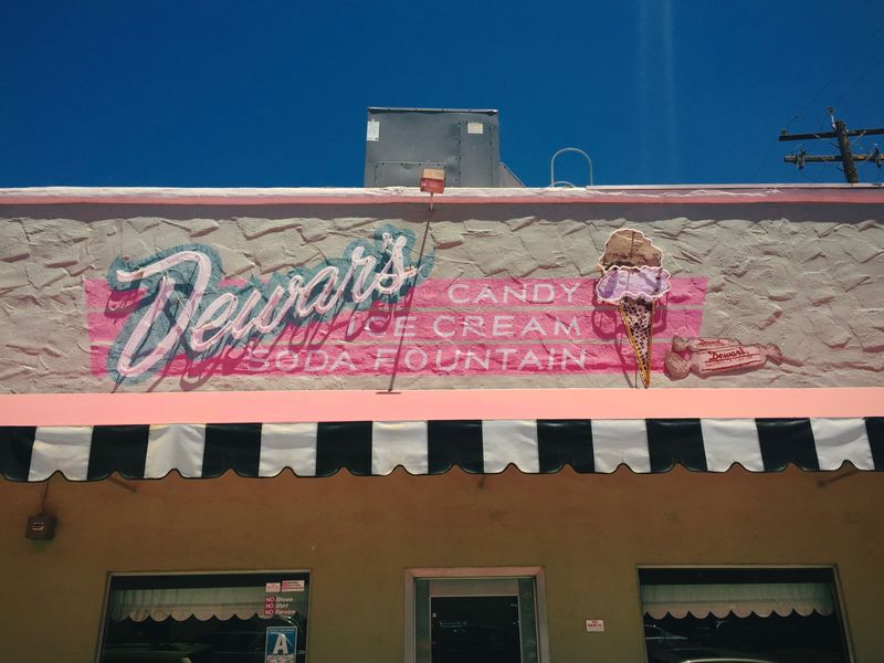 Dewar's Candy Shop, Bakersfield