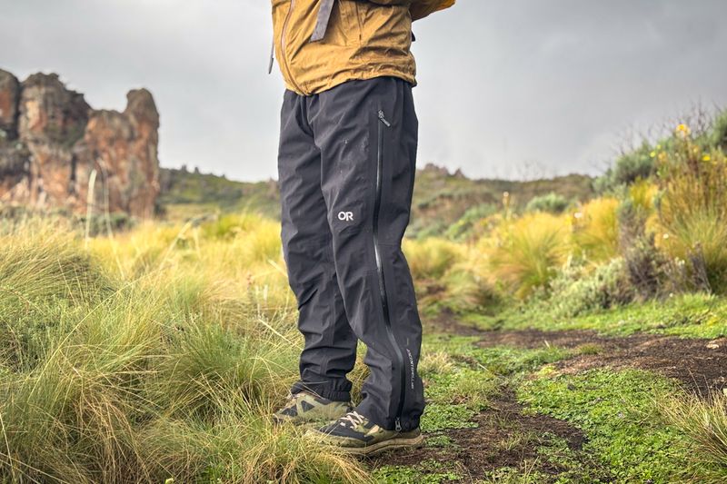 Real rain protection (3-layer jacket + full-zip pants or kilt)