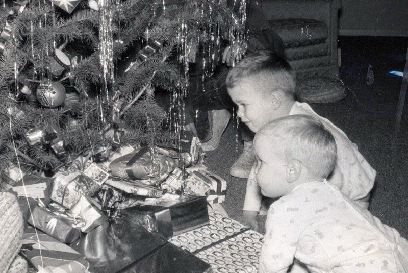 Holiday Car Trips to See Neighborhood Lights