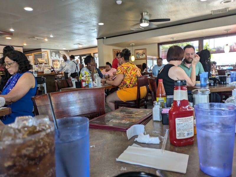 Niecie’s Restaurant (Kansas City)