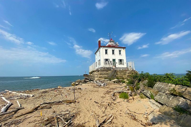 Mentor-on-the-Lake, Ohio (Lake Erie) – Small-town feel, big-lake access