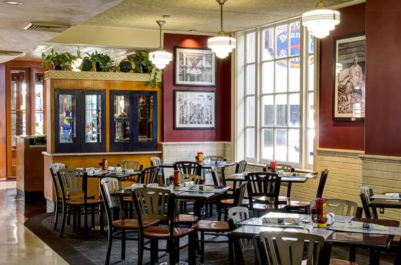 Deanie's Seafood (Bucktown/Metairie & French Quarter)