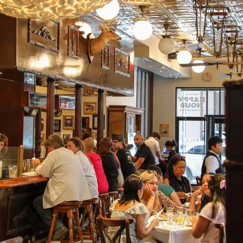 Drago's Seafood Restaurant – Hilton Riverside (CBD riverfront)