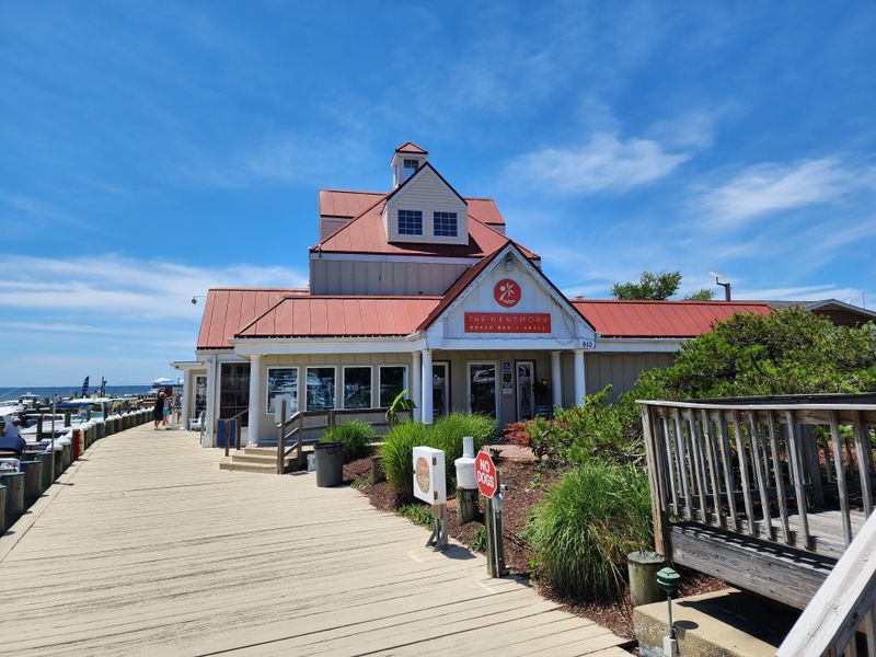 The Kentmorr Beach Bar & Grill