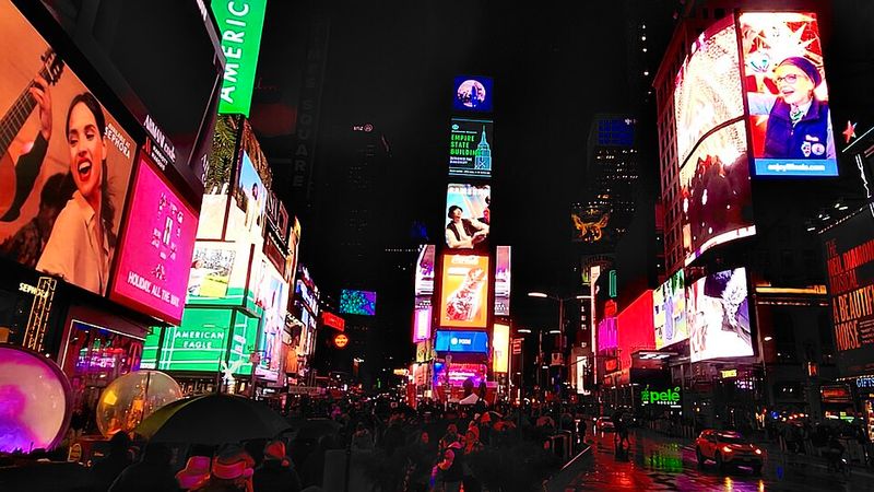 Avoid Any Restaurant With a Times Square Billboard