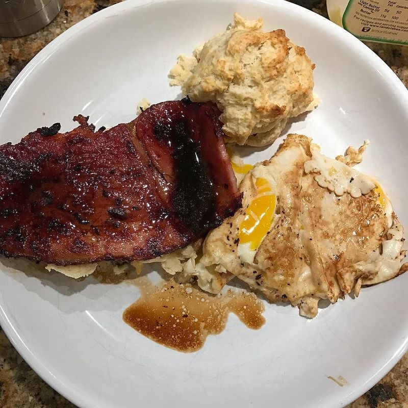 Red-Eye Gravy with Ham Biscuits