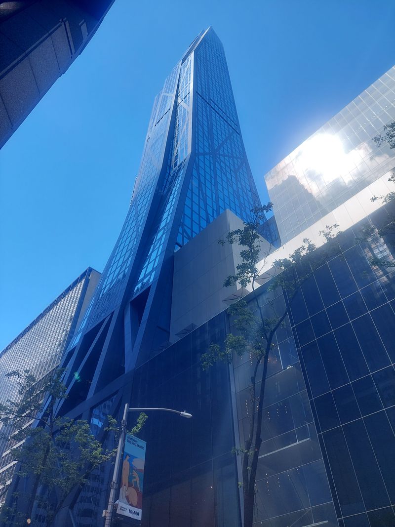 53W53 – New York, NY - 1,050 ft