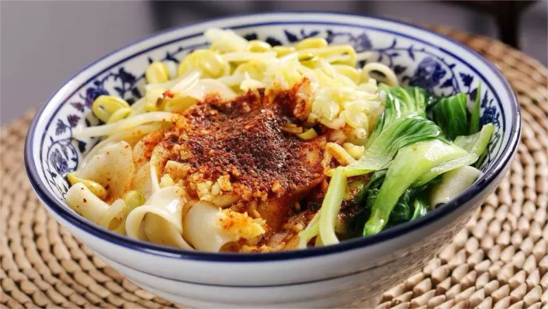 Youpo Mian (Oil Splash Noodles)