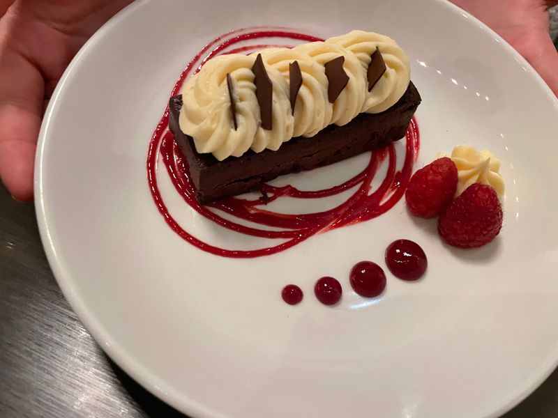 Service that Anticipates and Elevates