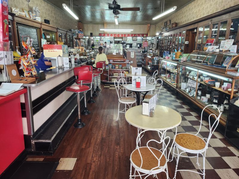 Thomas Drugs Soda Fountain — Cross Plains