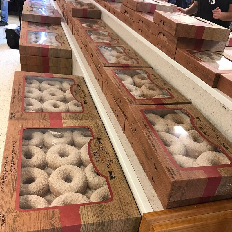 Rise'n Roll Bakery & Deli – Middlebury