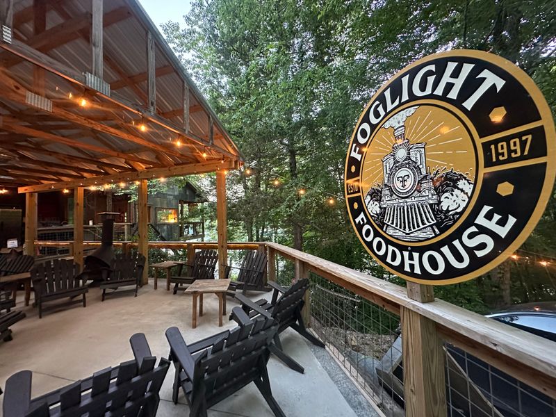 Foglight Foodhouse — Walling