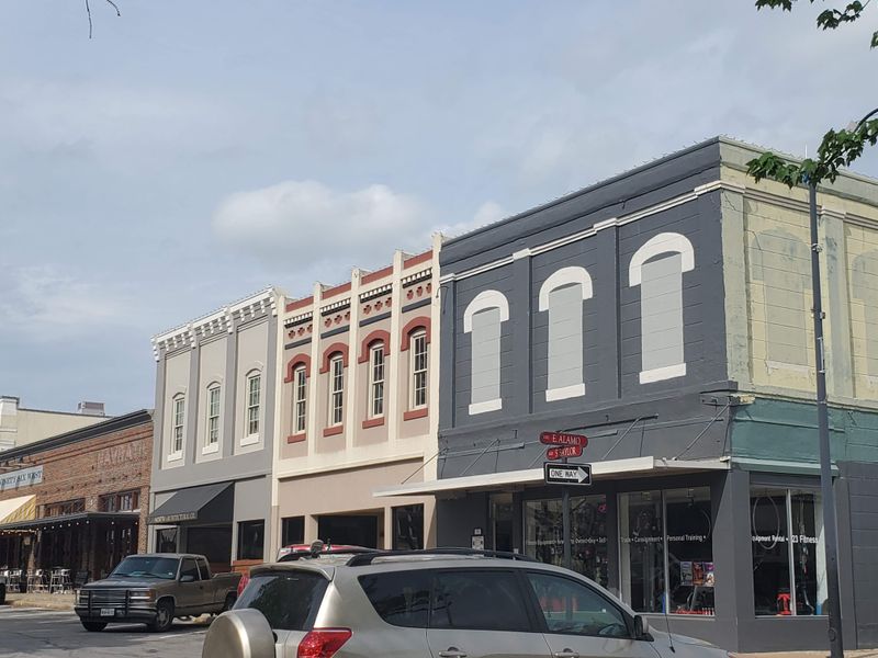 Walkable Downtown Charm and Daily Convenience