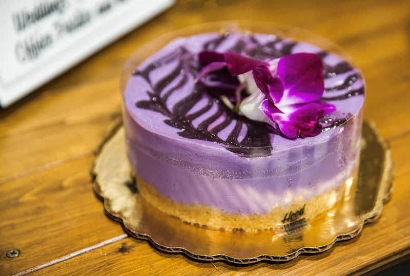 Hood Famous Bakeshop (Seattle)